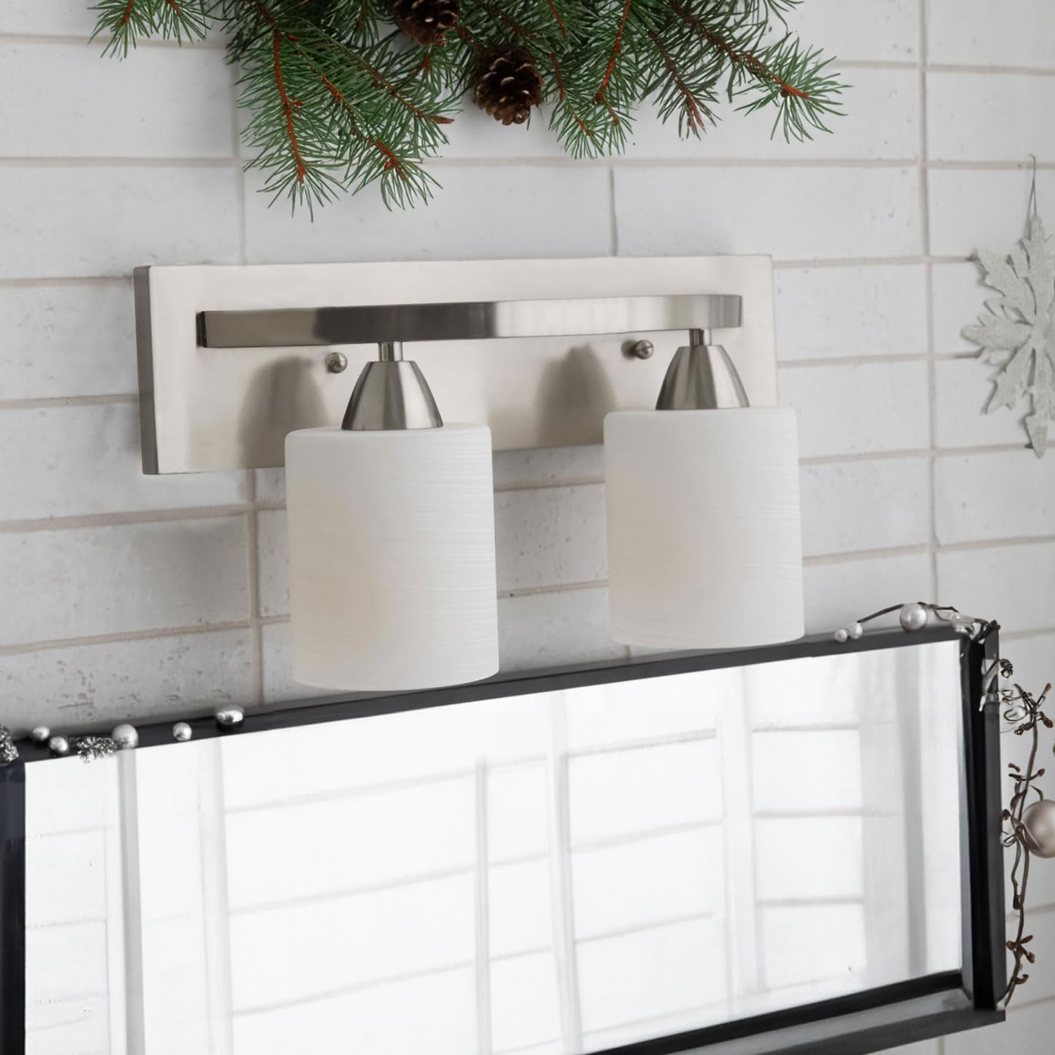 Dorence Lámpara de tocador de baño, lámparas de baño de níquel cepillado, diseño simple y moderno, 2 luces sobre el espejo, luces de montaje en