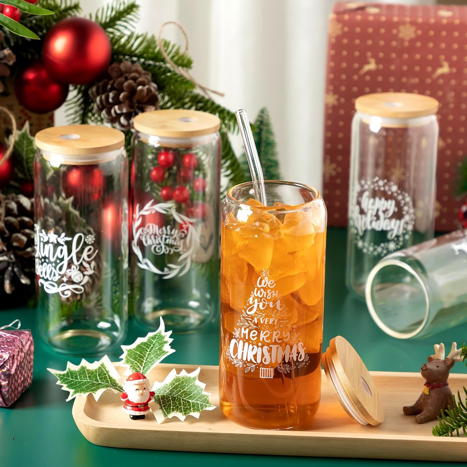meekoo 8 vasos de cristal de Navidad de 16 onzas con tapas y popotes en forma de lata, taza de café helado, tazas de Navidad para mujeres, niños y