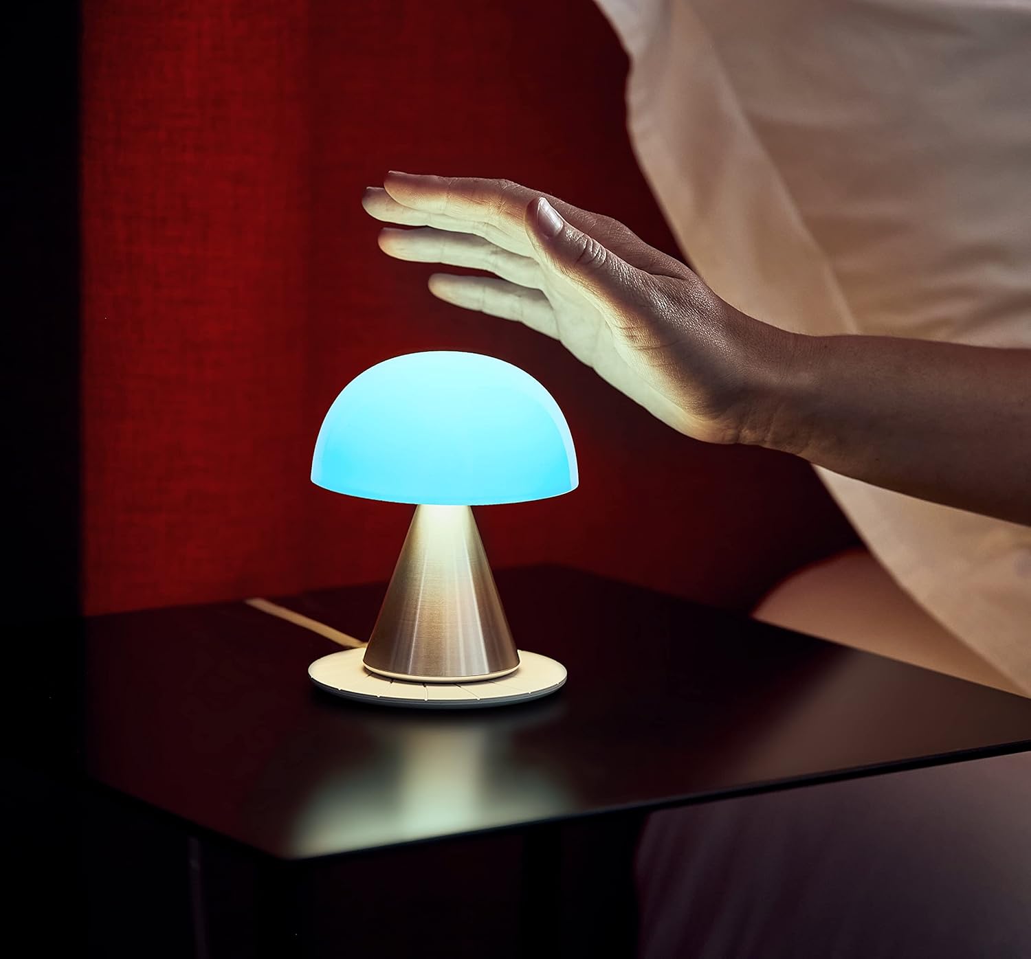Lexon Mina M – Lámpara de noche portátil para dormitorios, niños y guardería, lámpara de mesa recargable de 9 colores LED con luz y atenuador de 24