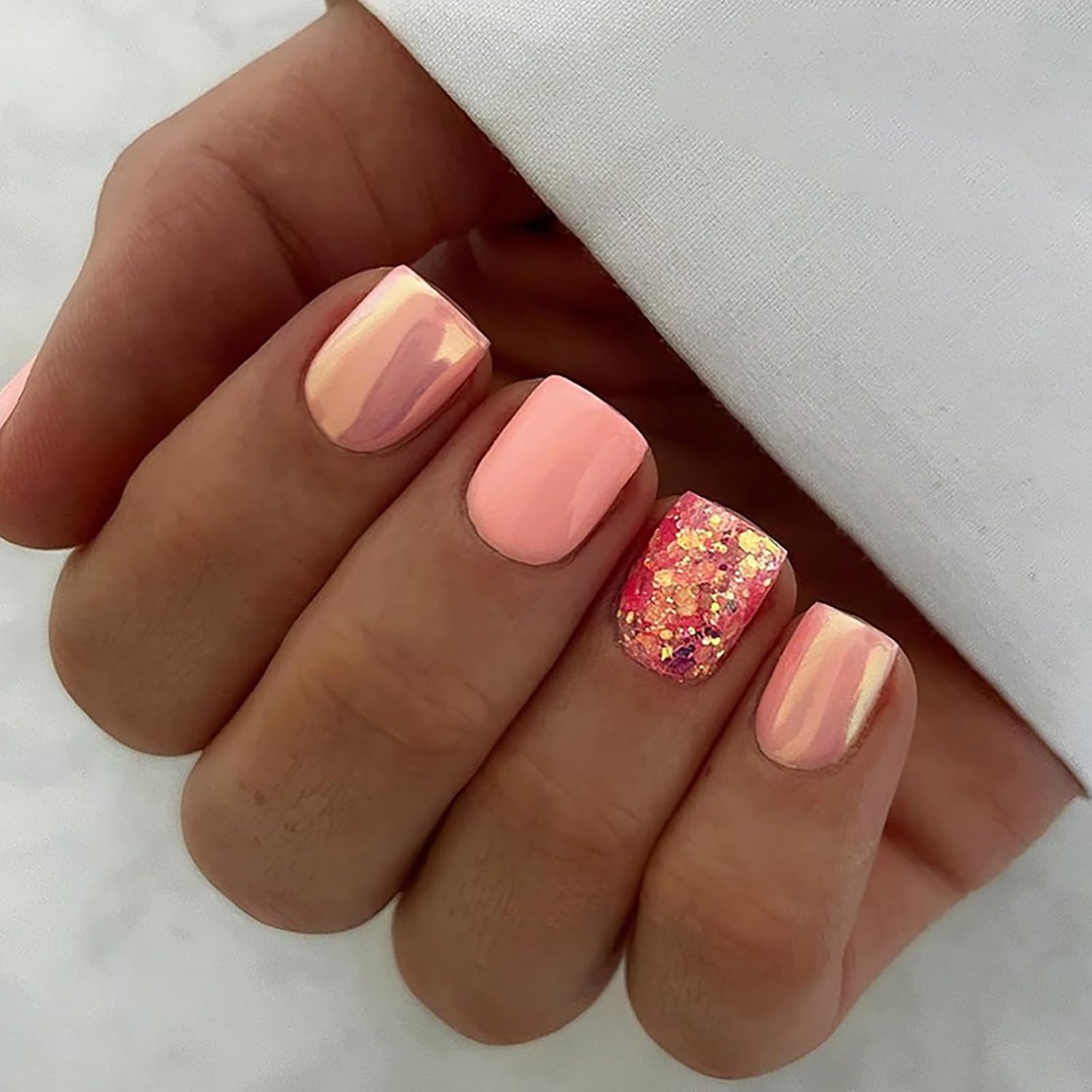 Uñas postizas a presión de color rosa, cuadradas, cortas, SWEKKE de cobertura completa, uñas postizas brillantes con purpurina y brillantes, uñas