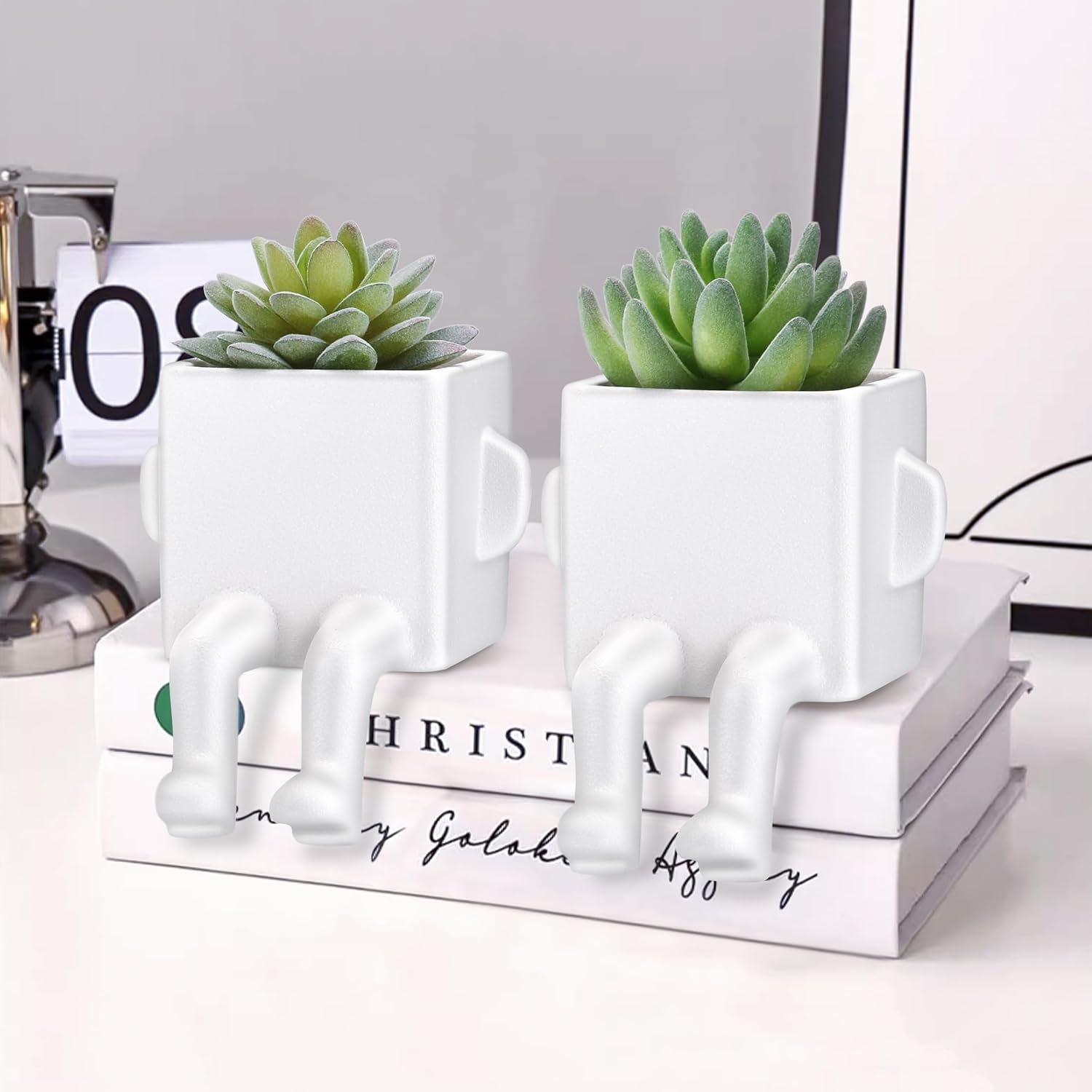 Suculentas falsas en macetas de cerámica blanca de forma humana moderna con patas colgantes, bonitas plantas falsas para decoración de estantes,