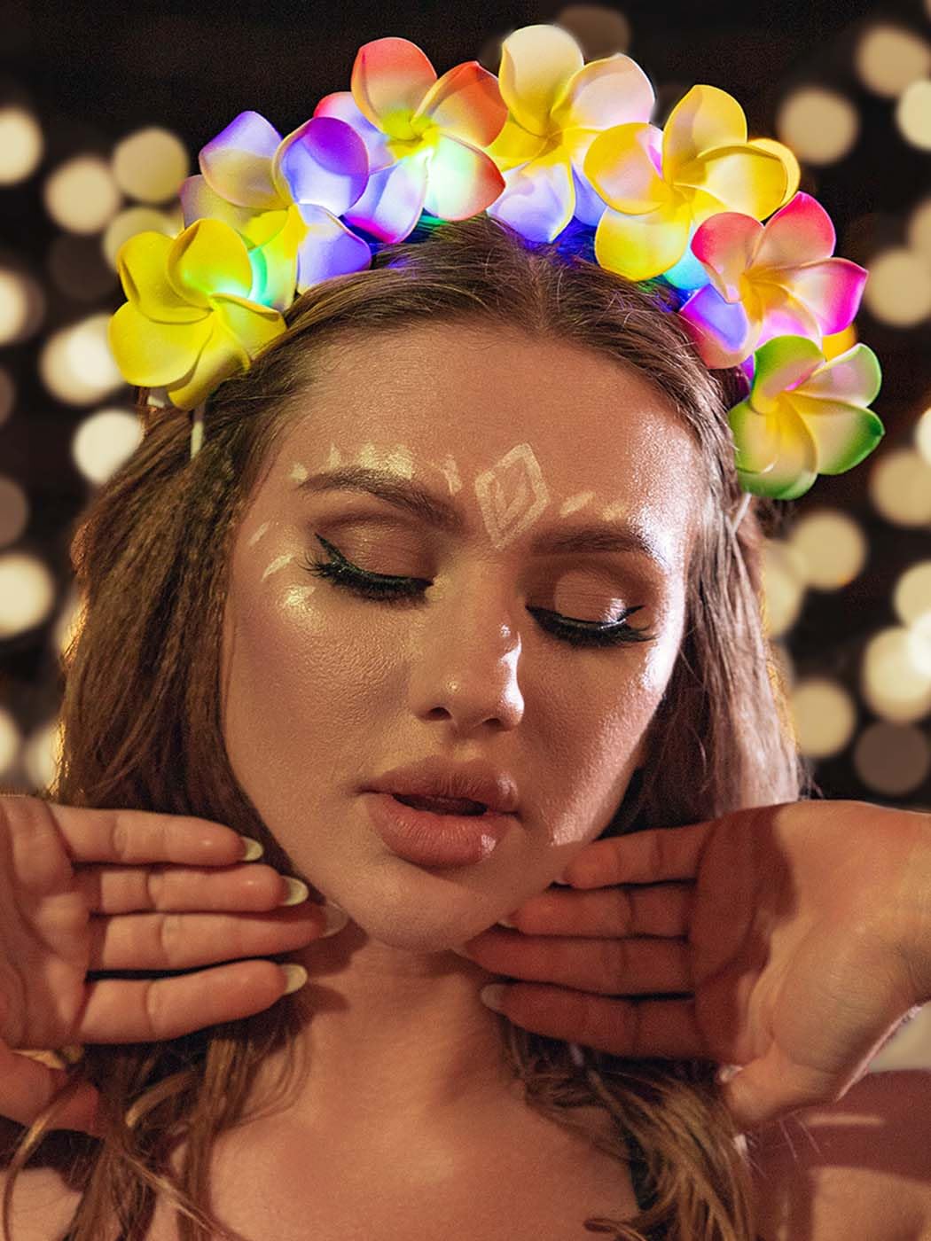 JAKAWIN Diademas de flores iluminadas LED Hawaii Plumeria Flowers Hairhoop Party Costume Accesorios para el cabello para mujeres y niñas (multicolor)
