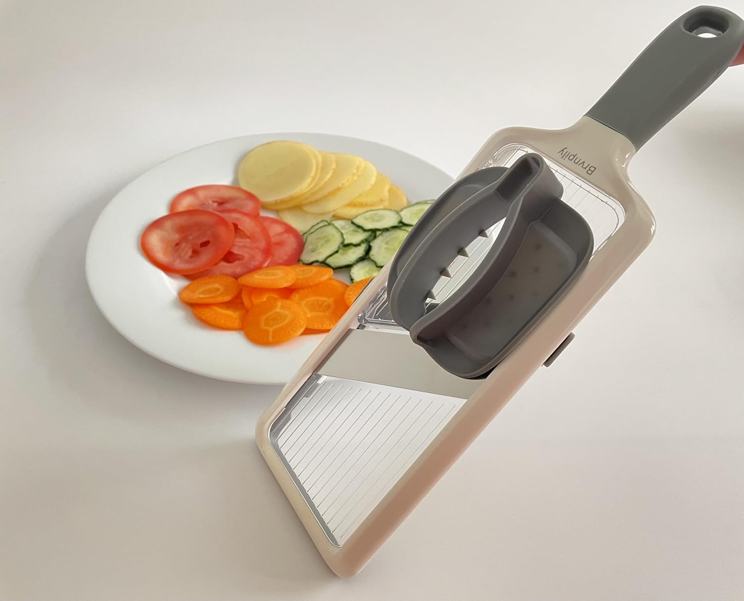 Mandolina ajustable de mano, con agarre para alimentos y cuchillas ajustables, apta para lavavajillas, gris