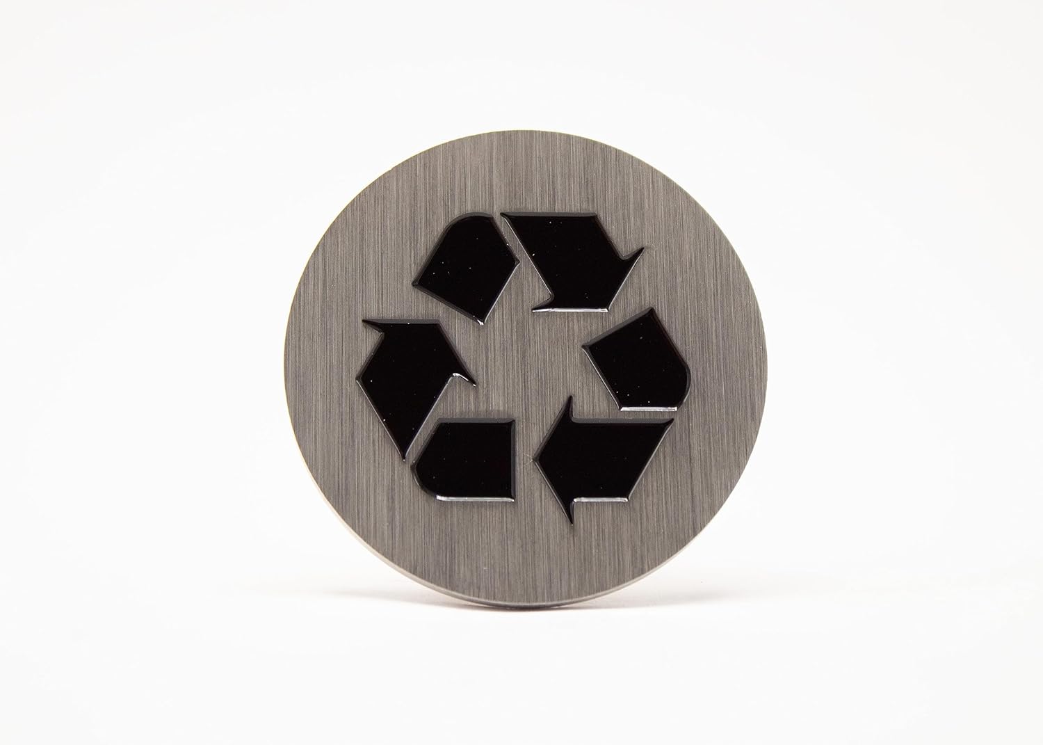 Logotipo de reciclaje, emblema, medallón, cocina, oficina, parte delantera del gabinete, 1.5 pulgadas, acero inoxidable, latón, negro mate (relleno