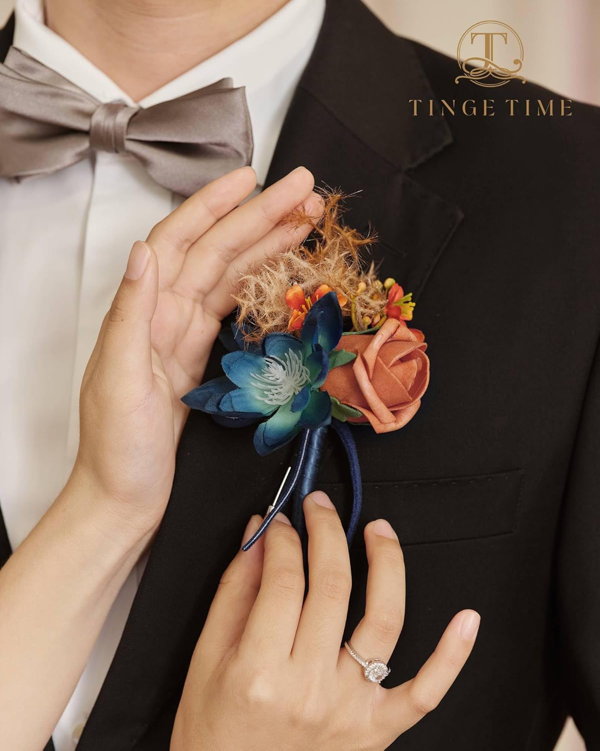 TINGE TIME Boutonniere – Juego de 6 boutonniere de boda para hombre, Boutonniere para novio, novio y padrino, juego de boutonniere para baile de