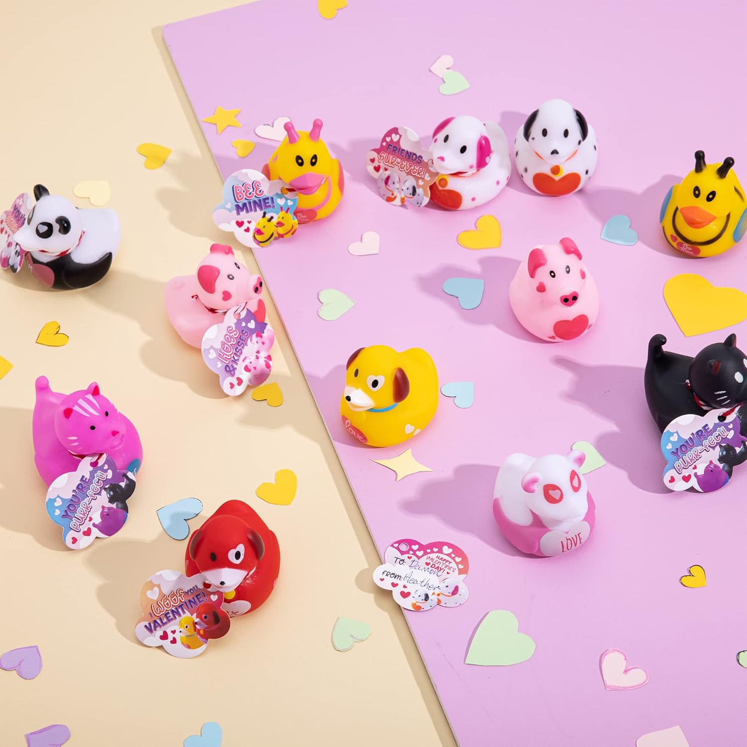 JOYIN 12 patos de goma surtidos para el día de San Valentín en diferentes formas de animales para divertirse en el baño, patos chirriantes, premios