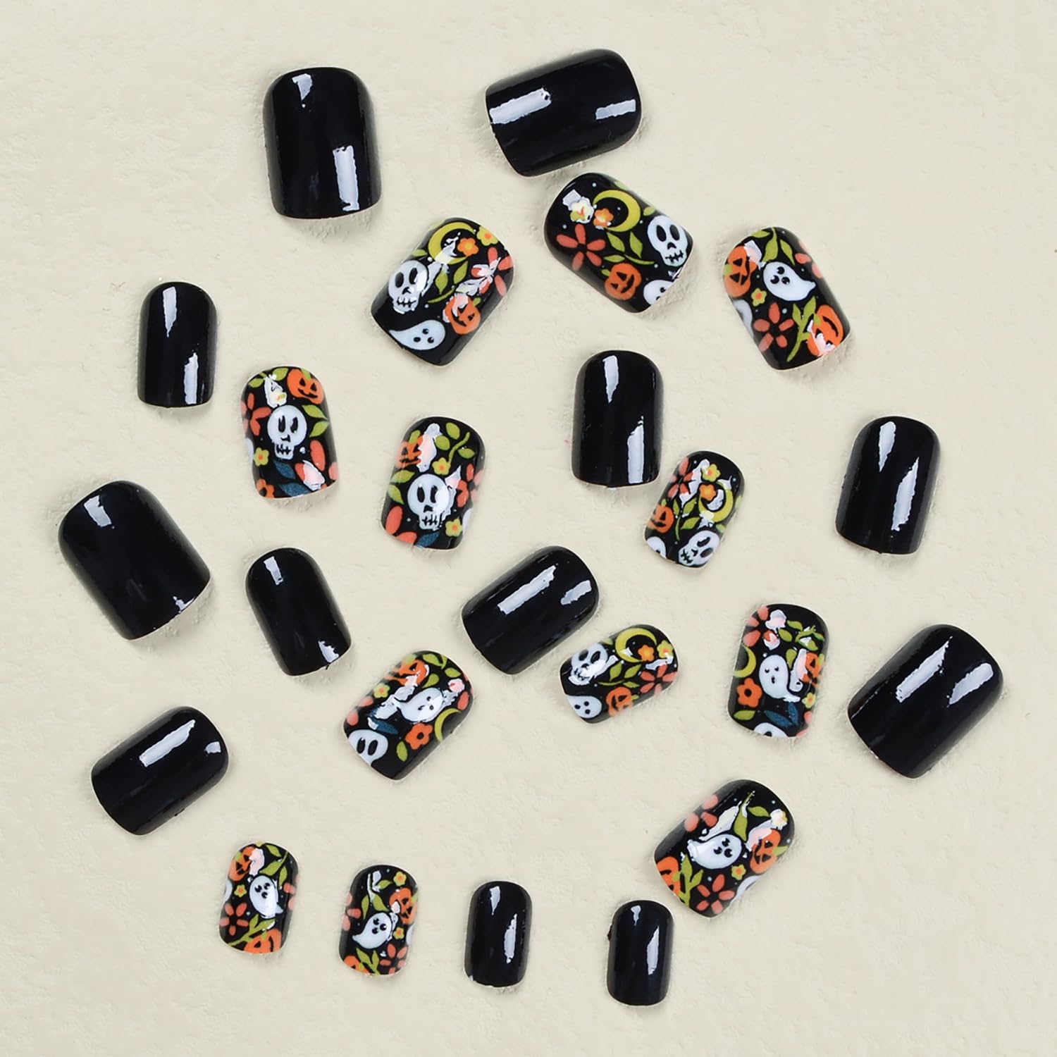Uñas negras de Halloween, uñas cuadradas a presión, uñas postizas cortas de cobertura completa con diseños de calavera fantasma, uñas acrílicas,