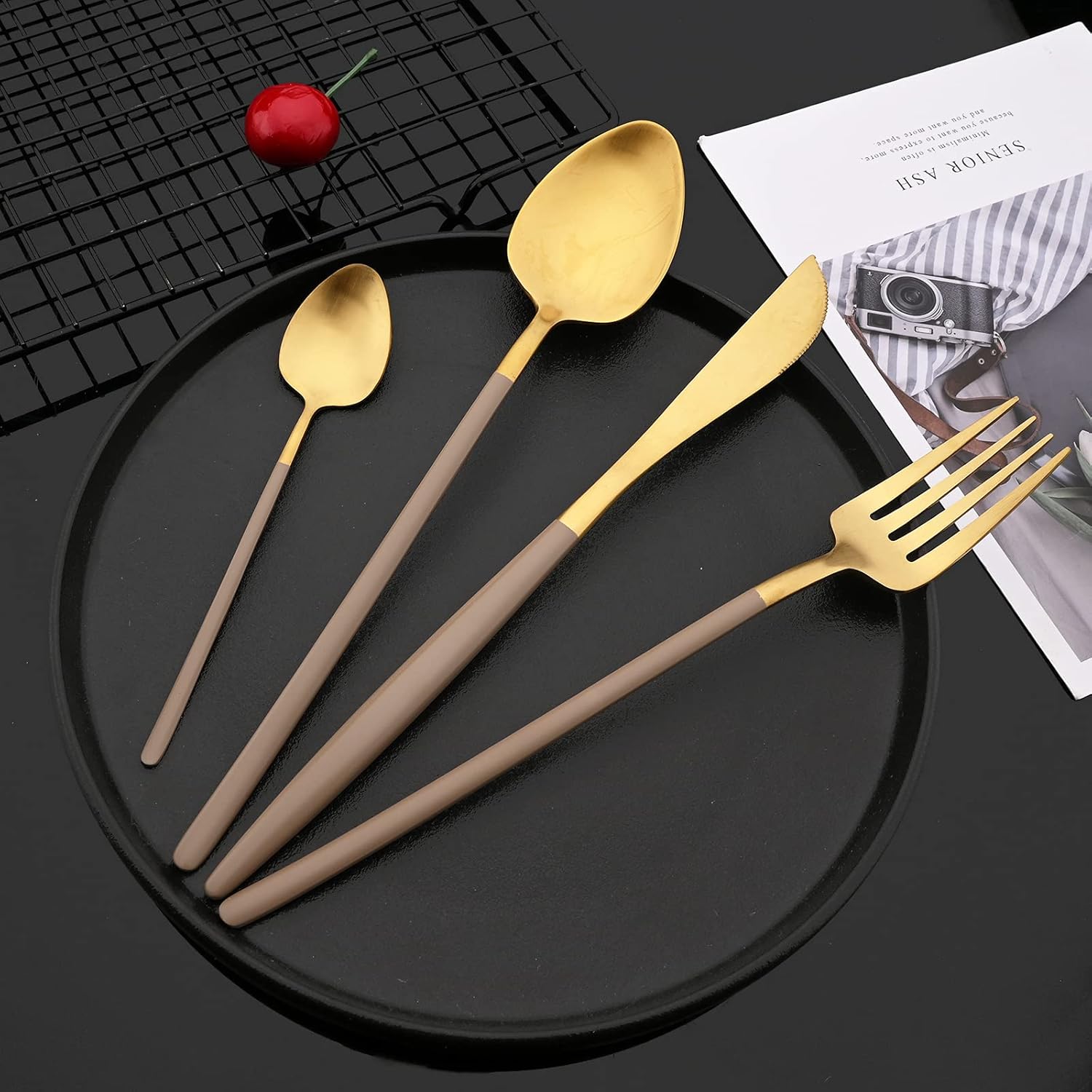 JASHII Juego de cubiertos de 24 piezas para 6, cubiertos marrón mate y dorado, incluye cuchillos, tenedores, cucharas, cucharadita de cubiertos de