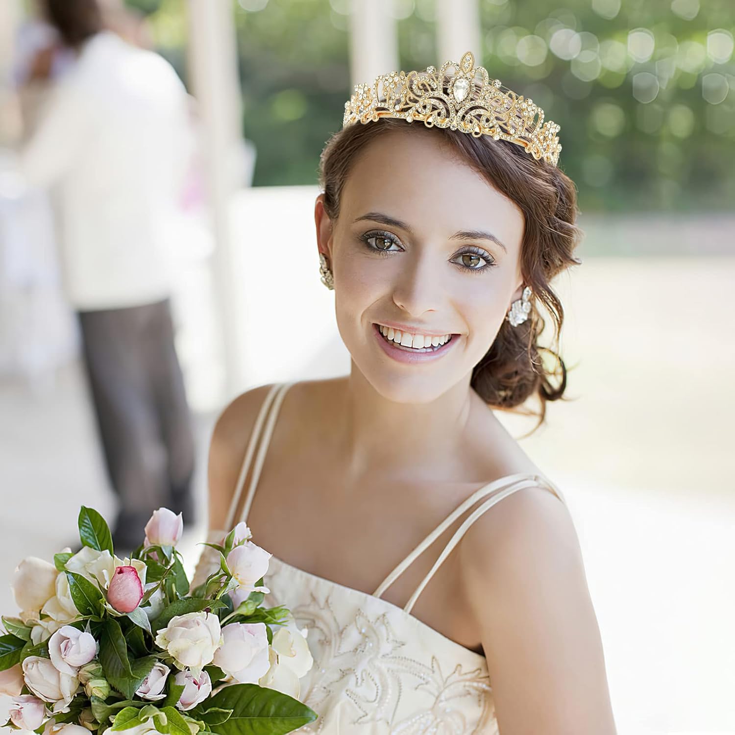 Makone Corona dorada de princesa de cumpleaños con banda de reina de cumpleaños para mujeres o niñas, diadema de cristal, accesorios para el cabello