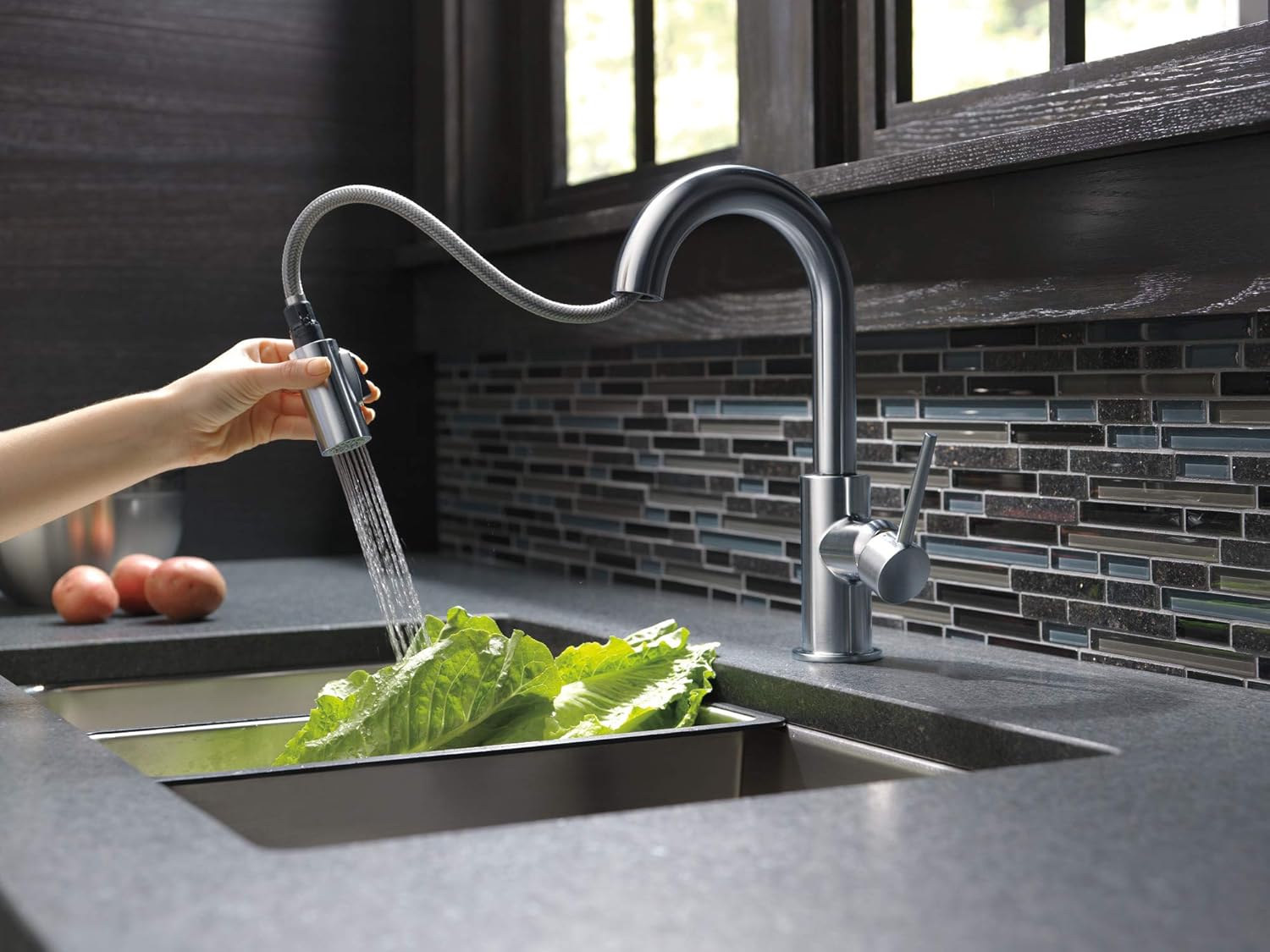 Delta Faucet Trinsic – Grifo de barra de níquel cepillado, grifo de fregadero de barra de un solo orificio, grifos de barra húmeda con rociador
