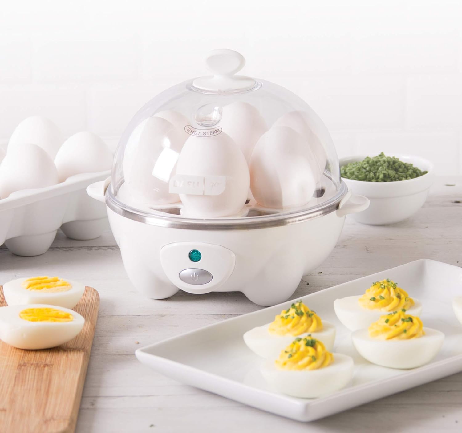 Dash Olla de huevos rápida de lujo, olla de huevos blanca y rápida olla eléctrica de huevos de 6 huevos para huevos duros duros, huevos escalfados,
