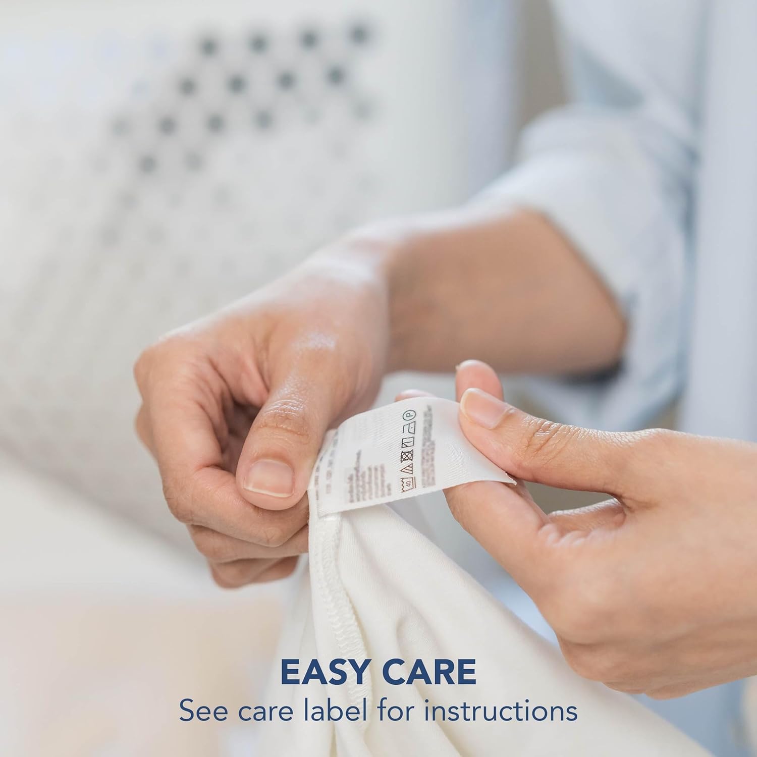 SERTA Falda de cama sólida moderna, con volantes de calidad de hotel con caída de 13 pulgadas, lavable a máquina, tamaño Queen, color blanco