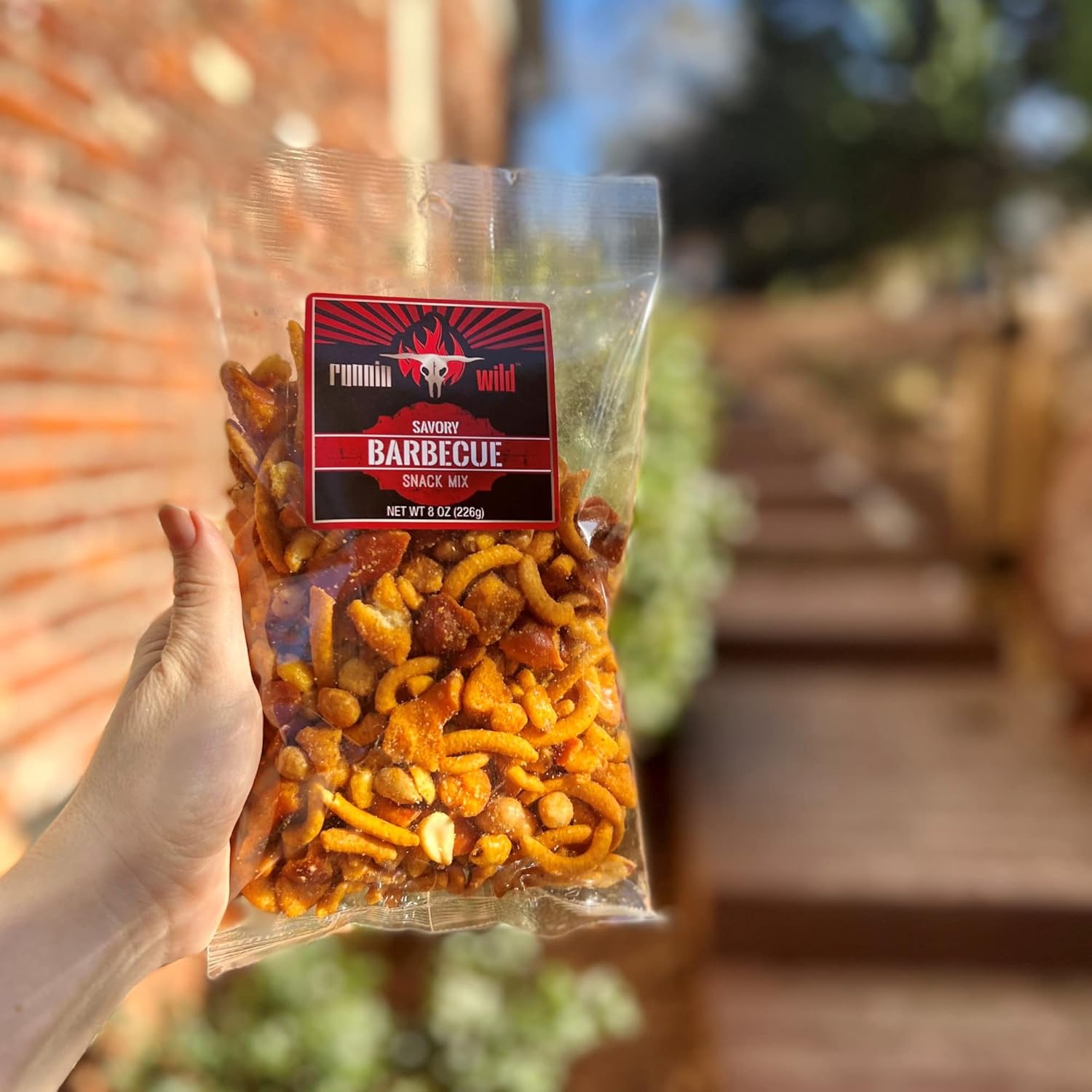Mezcla de aperitivos para barbacoa  Stcks de maíz para barbacoa, pepitas de maíz, piezas de pretzel para barbacoa, cacahuetes tostados y tostados