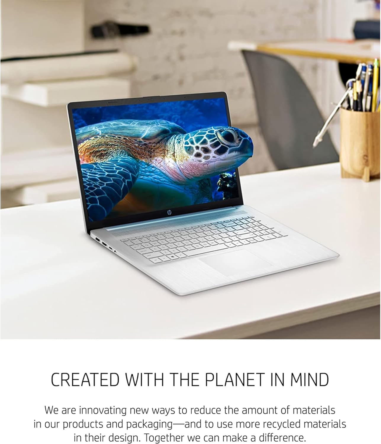 HP Laptop insignia HD+ con pantalla de 17.3 pulgadas con almacenamiento portátil P500 de 250 GB, Intel Quad Core, teclado de tamaño completo, HDMI,