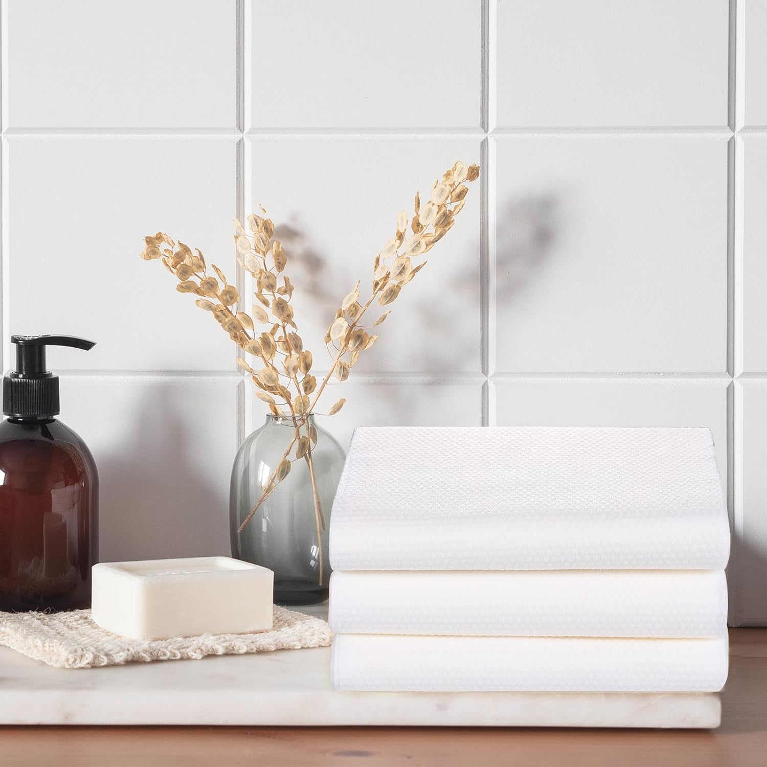 Buryeah 30 toallas de baño desechables de 27.5 x 55 pulgadas, color blanco, toalla de campamento de cuerpo grande, toallas desechables de secado