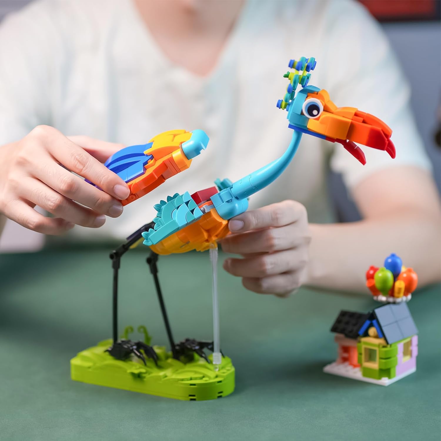 ENJBRICK Kevin Bird – Juego de construcción de casa compatible con Lego Up para adultos, lindo juego de juguetes de construcción de animales de