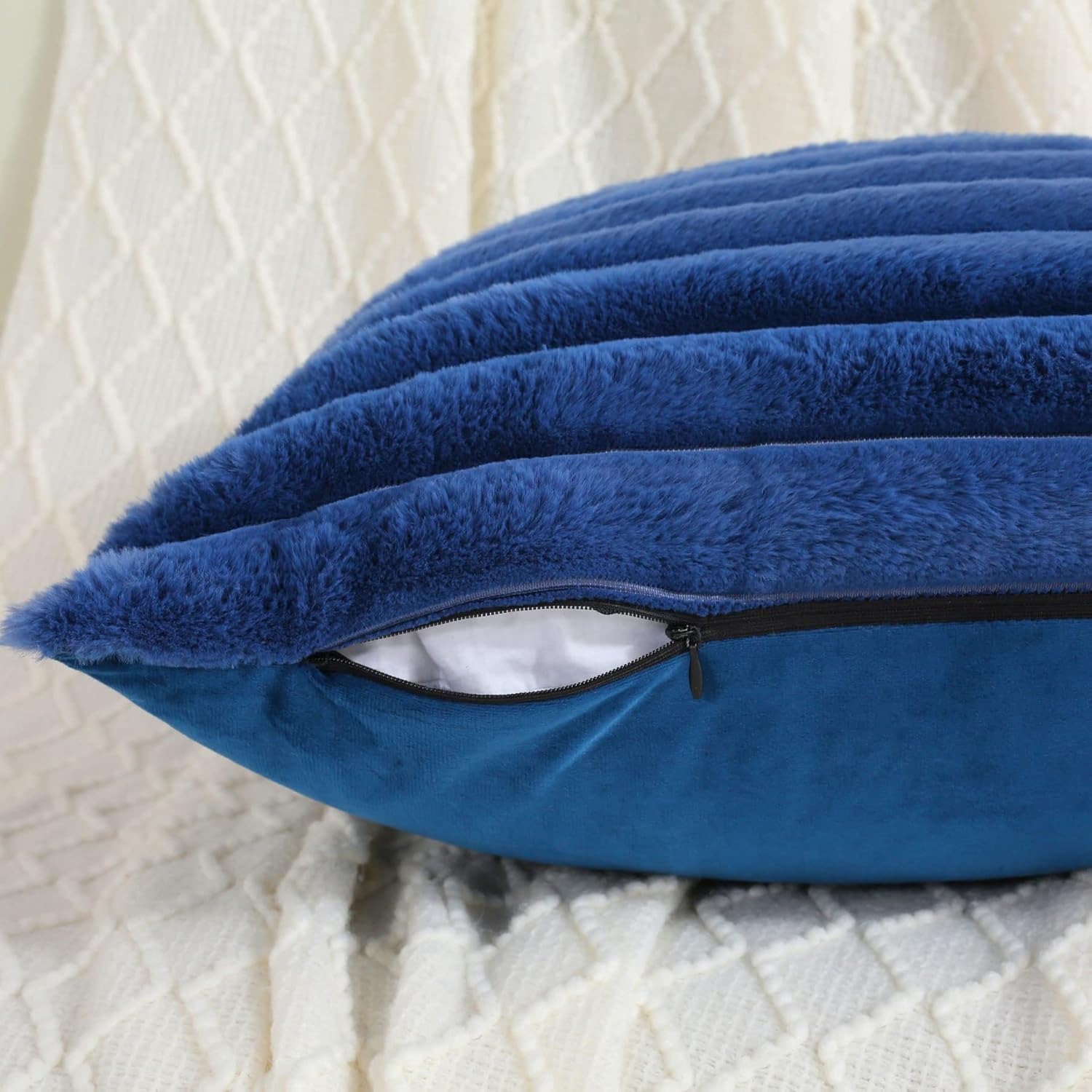 FUTEI – Juego de 2 fundas de almohada decorativas con rayas de color azul marino, 22 x 22 pulgadas, cuadradas y primaverales, piel sintética de
