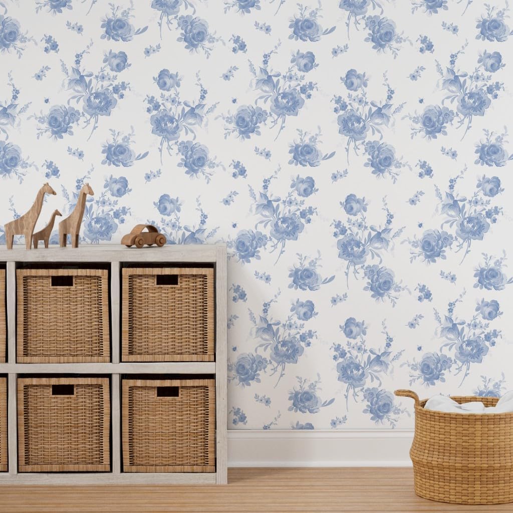 Spoonflower Muestro de papel tapiz removible – Romántico Floral Azul Blanco Shabby Chic Flores Primavera Desvanecido Papel pintado personalizado