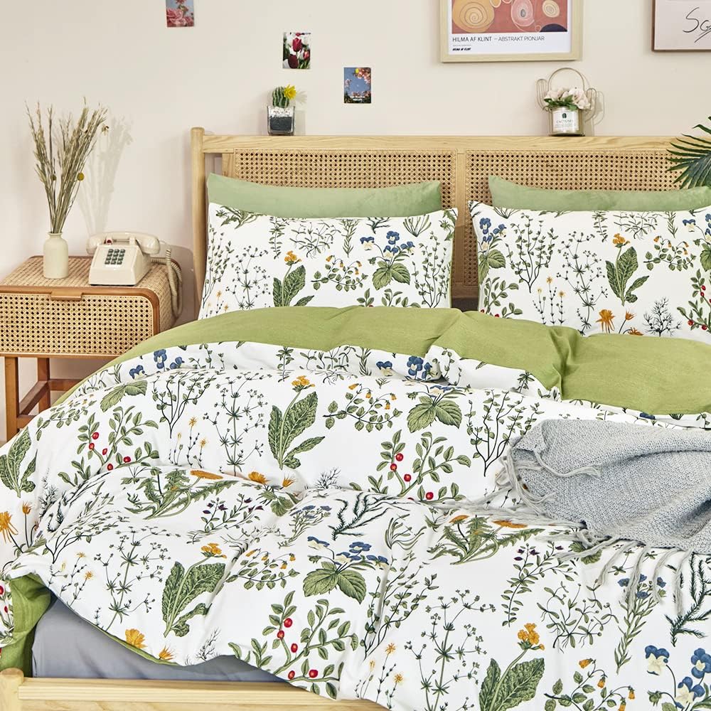 CLOTHKNOW Juego de edredón floral Queen verde y blanco, juego de edredón de flores para cama tamaño Queen, edredón de cama verde bohemio, juego de