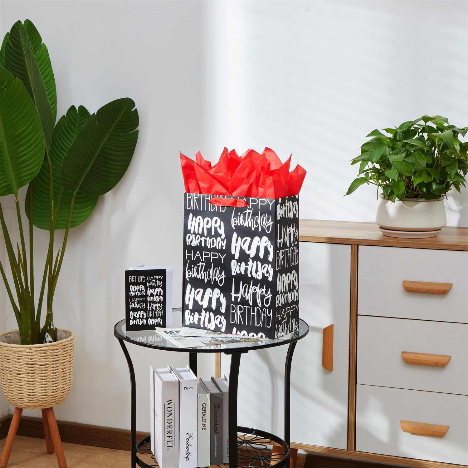 SUNCOLOR Bolsa de regalo de cumpleaños grande negra de 13 pulgadas con papel de seda rojo (feliz cumpleaños)
