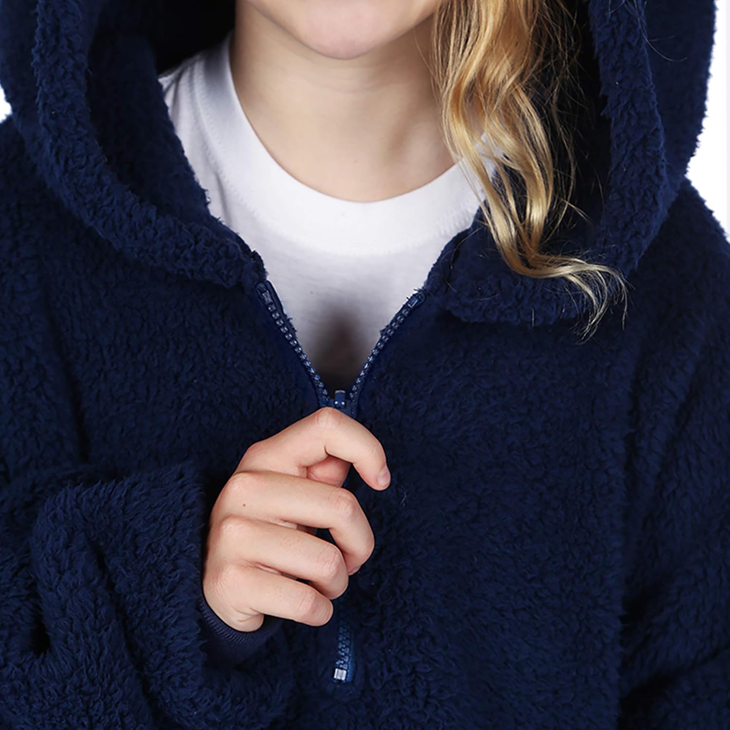 THE COMFY – Manta sherpa usable de gran tamaño, cierre de cremallera de 14, diseño osito de peluche de color café, tanque de tiburón color azul