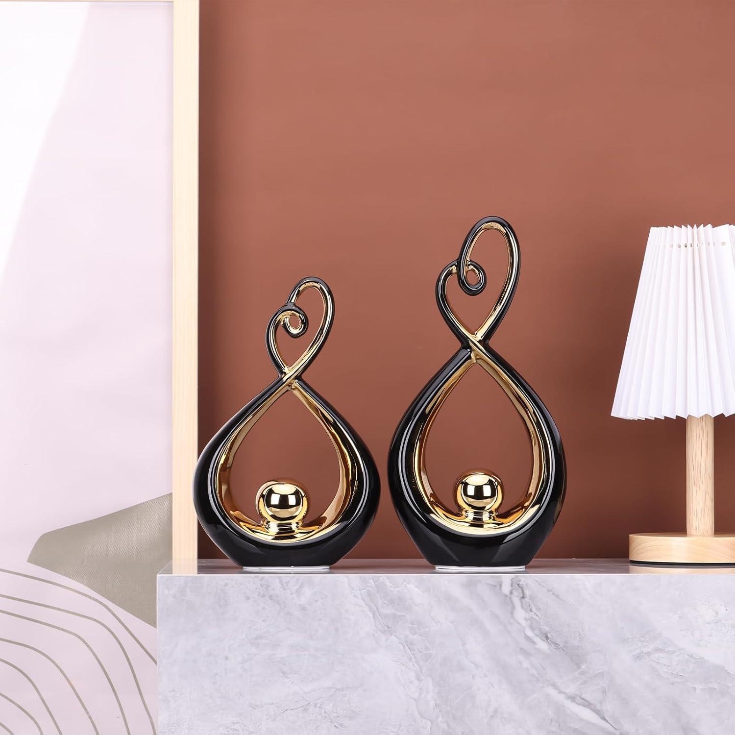 Acento decorativo negro, arte de porcelana de mediados de siglo, decoración moderna en negro y dorado y centros de mesa negros para mesas, escultura