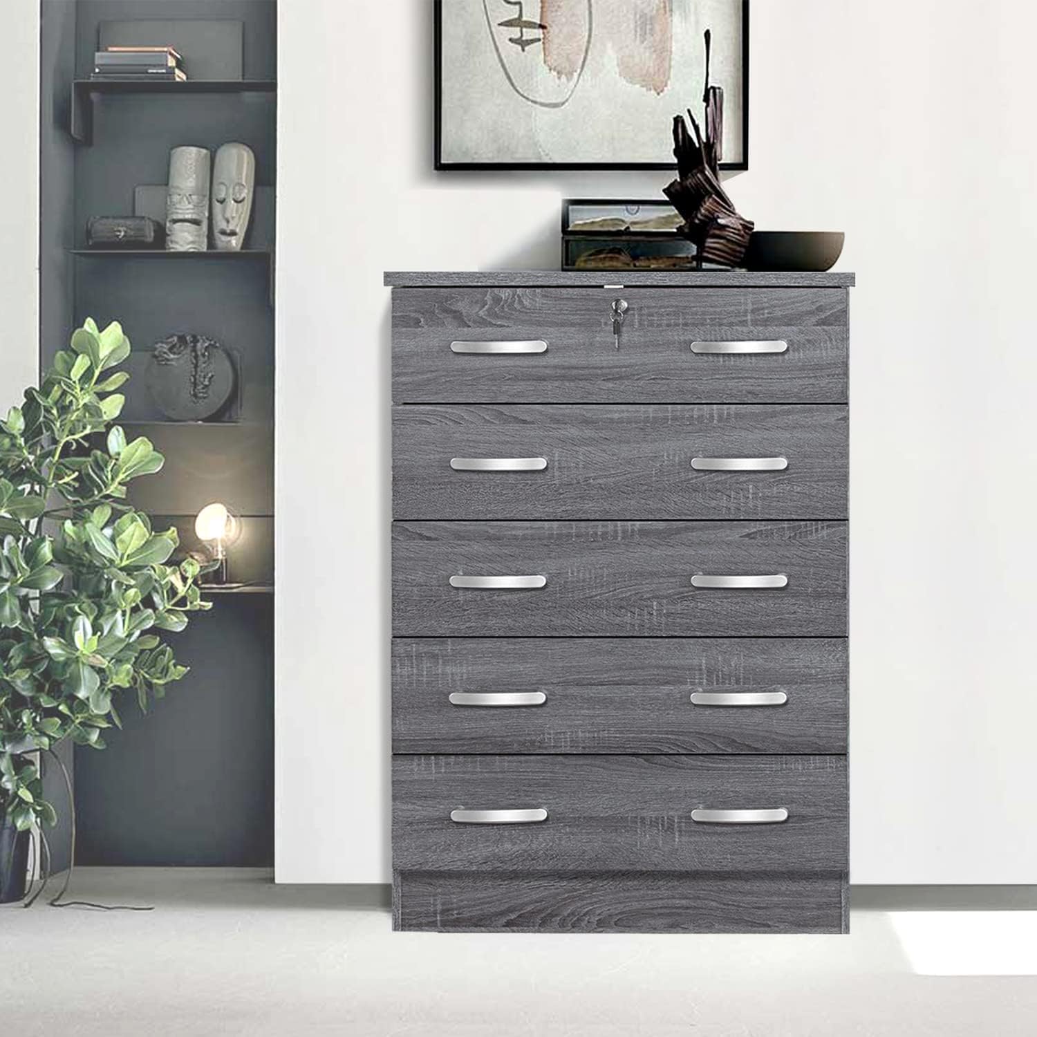 Better Home Products Cindy – Cómoda de madera con 5 cajones con cerradura en color gris