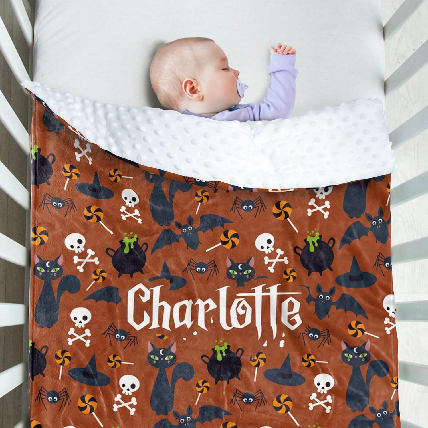 Duckbe Manta de Halloween personalizada, nombre personalizado con diseños de dibujos animados, manta de franela de felpa suave con respaldo punteado