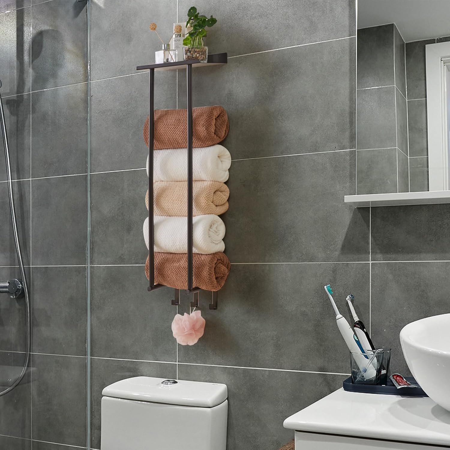IBUYKE Almacenamiento de toallas para baño montado en la pared, soporte de toalla de baño de metal para toalla grande plegada, almacenamiento de