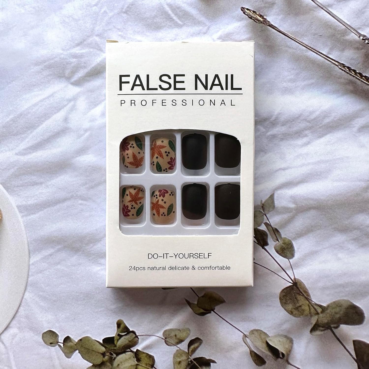 Uñas postizas cuadradas cortas a presión, color marrón oscuro mate, con diseños de hojas de arce, uñas adhesivas de hojas de otoño, uñas acrílicas