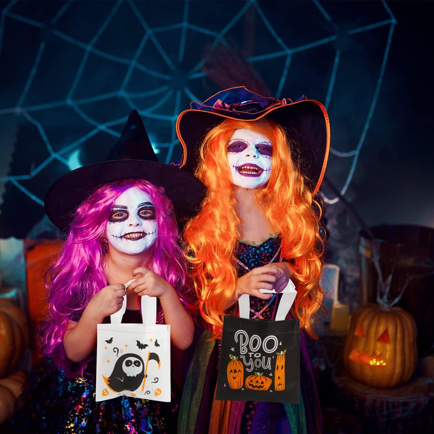 CCINEE 48 bolsas no tejidas de Halloween, 8 diseños de bolsas de regalo reutilizables con asas para niños, bolsas de dulces de Halloween, regalos de