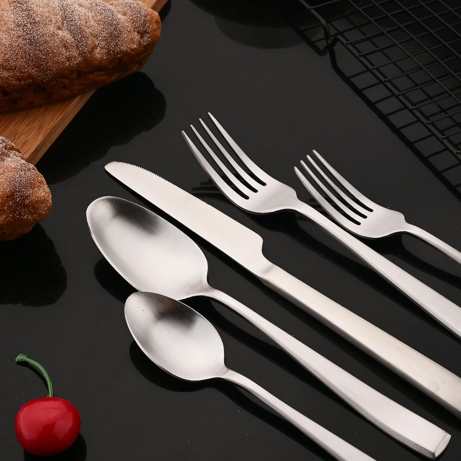 JASHII Juego de 4 tenedores de postre de acero inoxidable 304 con acabado satinado de plata mate, 7.28 pulgadas, para ensalada, aperitivos, mini