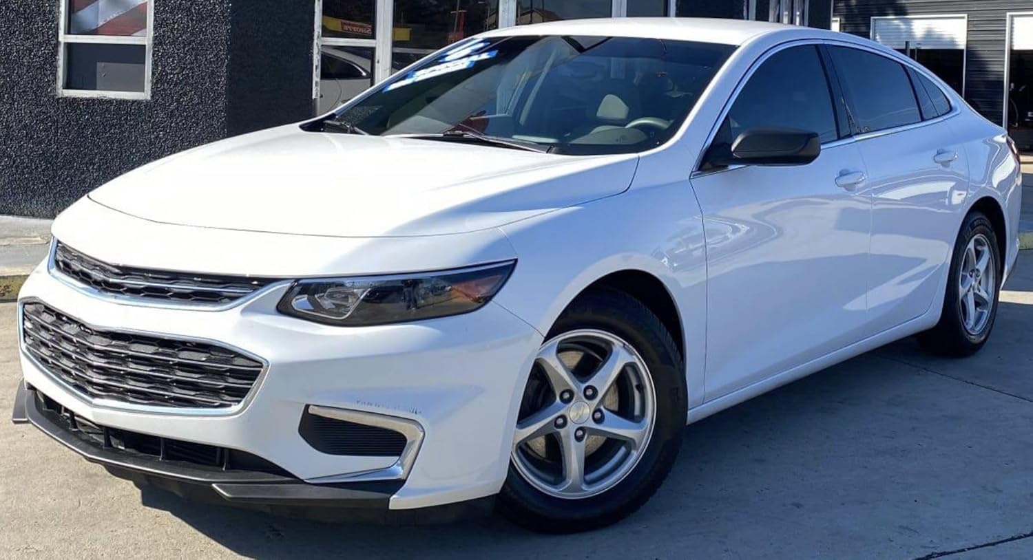 Luz antiniebla delantera Bisel Parachoques Inserción Exterior Rejilla Cromo Trim LH Izquierda Driver Para Chevy Malibu 2016 2017 2018