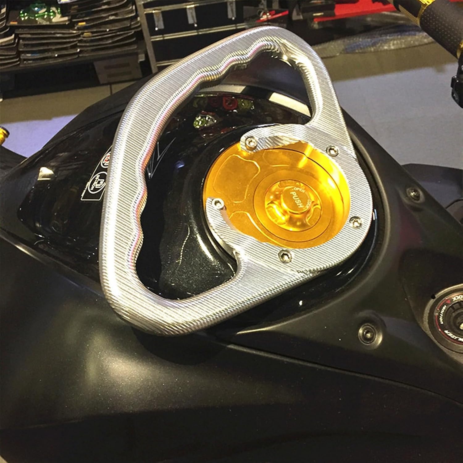 Motorcycle Passenger Handles for YAMAHA YZF R1 R6 FZ07 MT03 MT07 MT09 MT-25 MT-03 Motorcycle CNC Passenger Handgrips Hand Grip Tank Grab Bar Handles