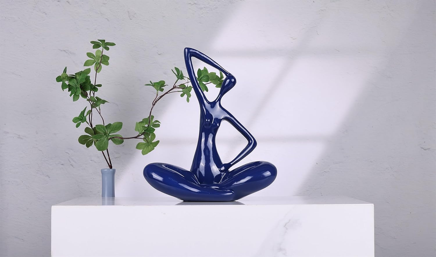 WUBIANJIE Estatua de dama de yoga azul, decoración moderna para mujer, figuras de yoga, decoración del hogar, mesa de entrada, decoración de consola
