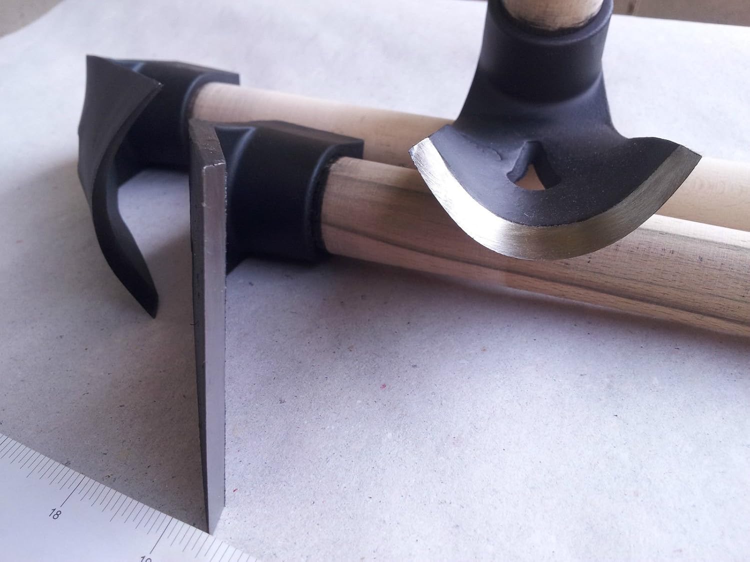 Conjunto de tres herramientas de tallado de madera, derecha, intermedia y curva (tamaño pequeño).