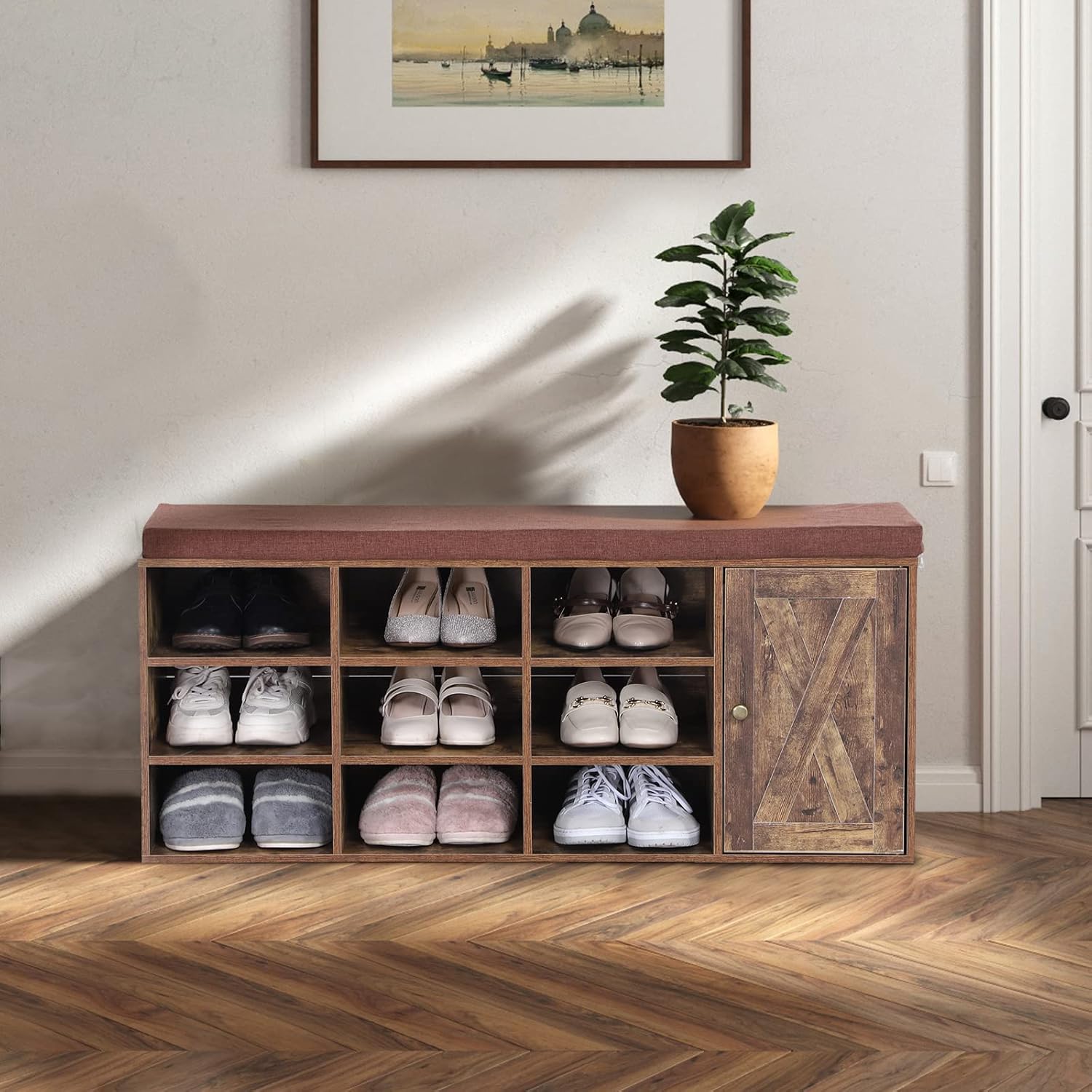 MAISON ARTS Banco de almacenamiento, zapatero con armario de puerta de granero, 9 compartimentos abiertos, cojín para entrada, pasillo, dormitorio,