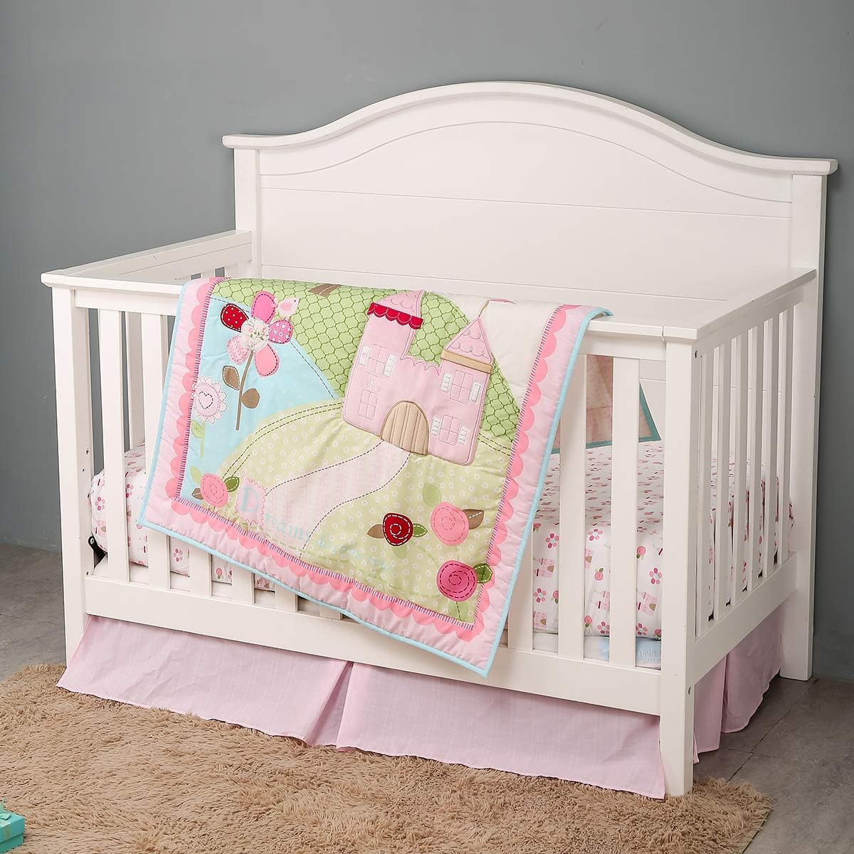 Brandream Juego de ropa de cama rosa para cuna Dreamy Castle  Juego de 3 piezas de algodón floral  Edredón para bebé, sábana bajera para cuna, falda