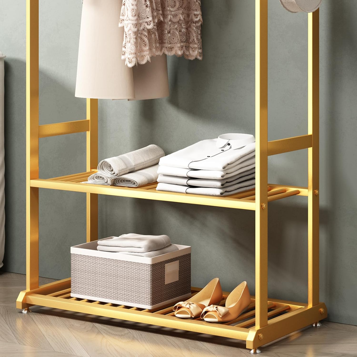Perchero de ropa resistente, percheros dorados para colgar ropa, perchero de metal moderno con estantes dobles inferiores y 6 ganchos laterales para