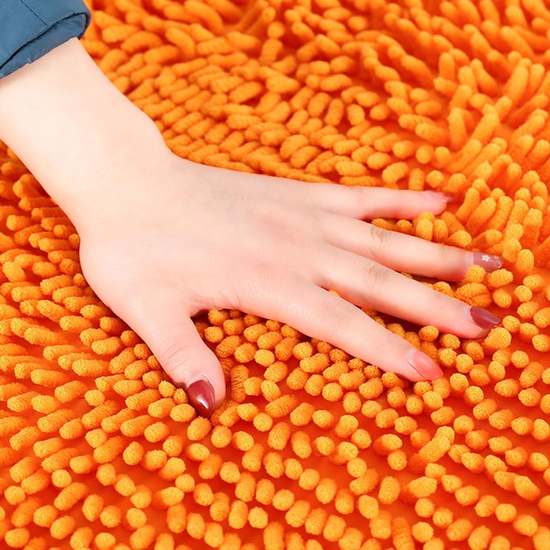 JAIJY Tapete de baño de felpilla en forma de corazón, suave, absorbente, de microfibra de felpa, antideslizante, lavable a máquina, tapete lanudo