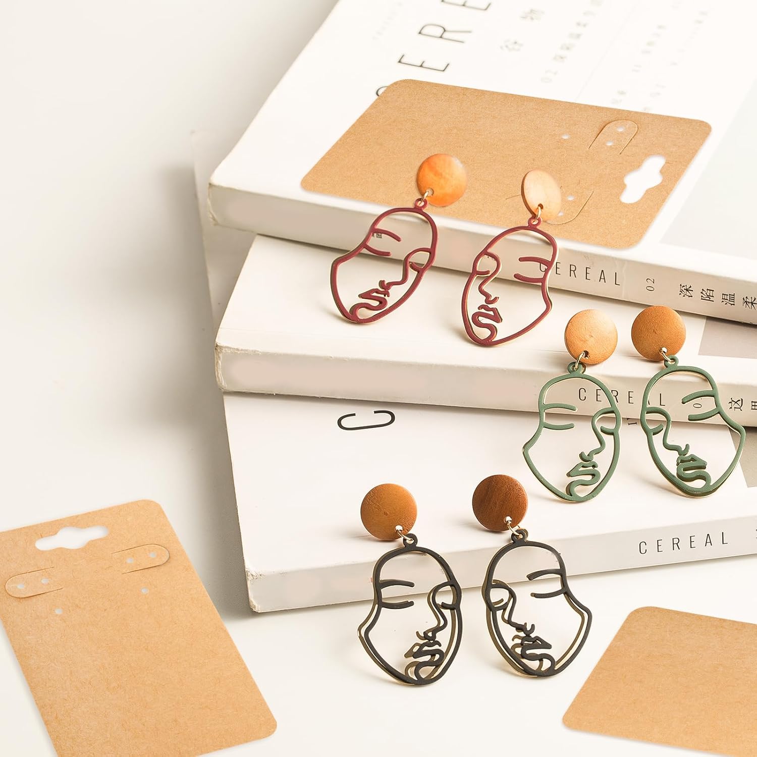 Anwyll Tarjetas de aretes, tarjetas de exhibición de aretes para vender, tarjetas de papel kraft de 3.5 x 2 pulgadas, 100 tarjetas colgantes de