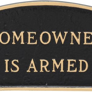 Montague Metal Products Arch Homeowner is Armed Statement – Letrero de placa negra con letras doradas, 5.5 x 9 pulgadas Montague Metal Products Arch Homeowner is Armed Statement – Letrero de placa negra con letras doradas, 5.5 x 9 pulgadas