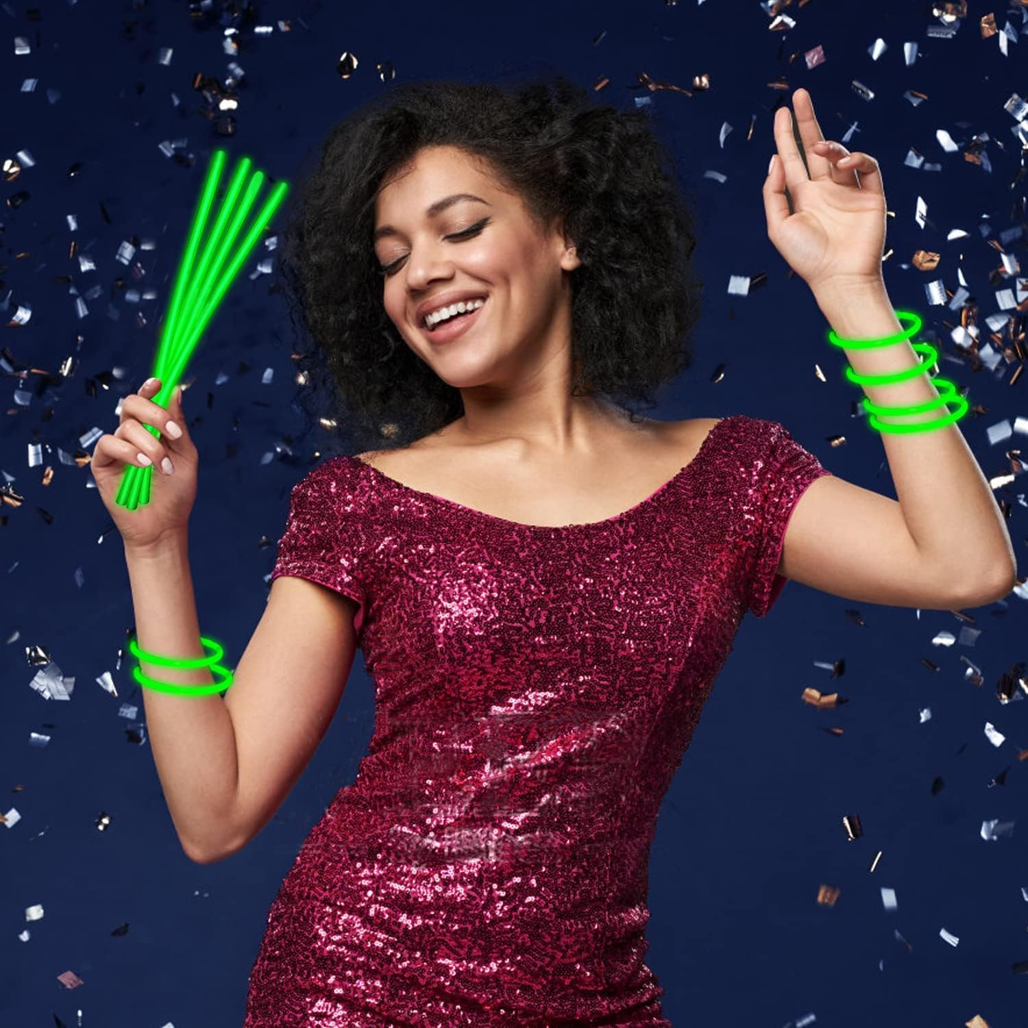 YOFOBU 300 pulseras y collares verdes que brillan en la oscuridad a granel con conectores de 8 pulgadas, barras luminosas de neón para Hawii,