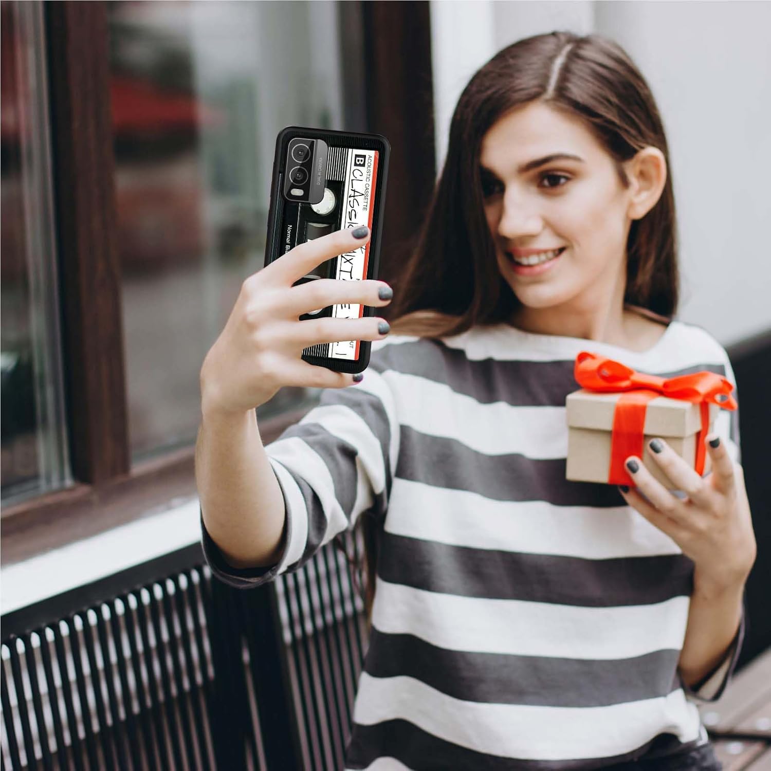 Funda de teléfono para Nokia C210 para Nokia C210 2023 Cassette de audio retro, patrón elegante para mujer, diseño delgado y suave de goma de