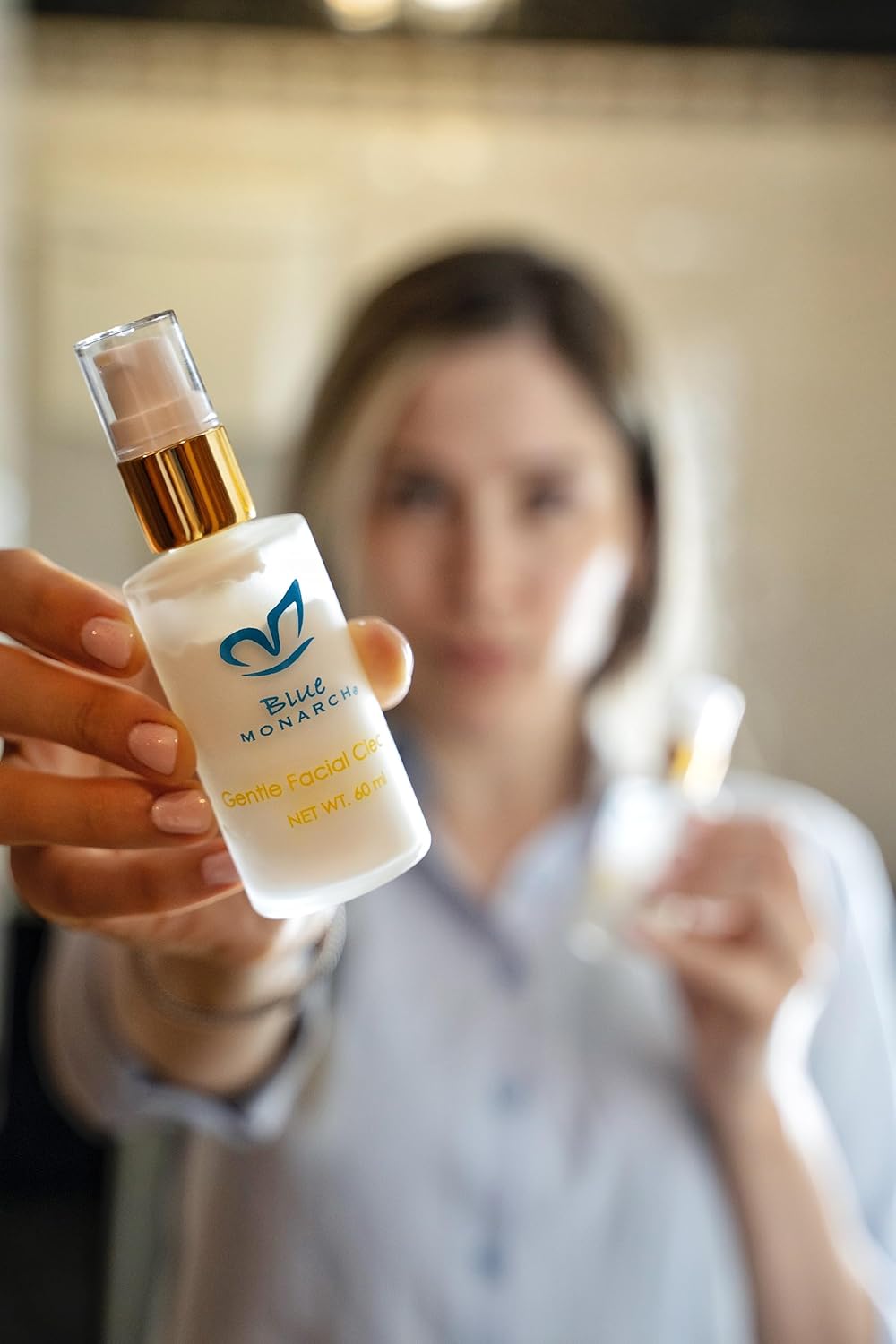 Blue Monarch – Limpiador facial suave y esponja de seda de mar, trata todo tipo de piel, especialmente pieles secas y sensibles, suaviza, nutre,