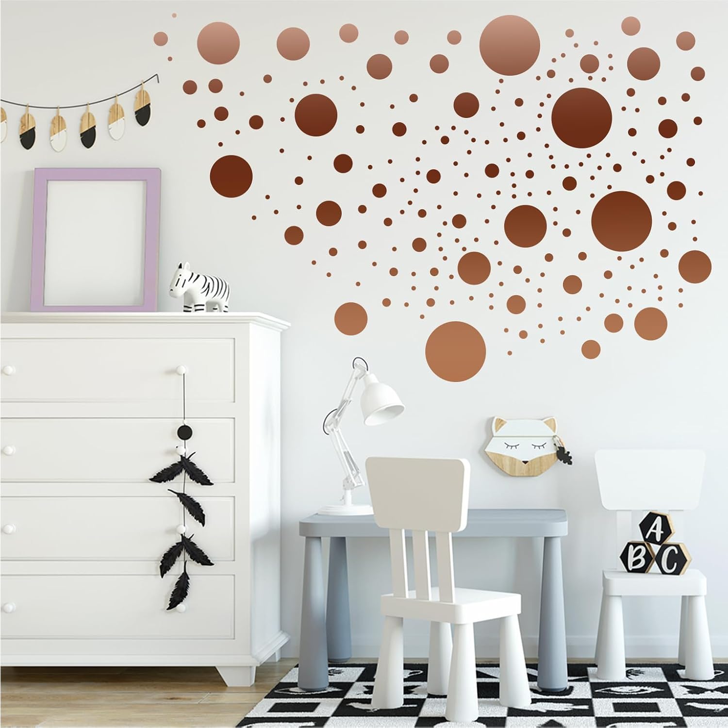 StickerDeen Más de 500 calcomanías de pared de círculos de lunares surtidos para dormitorio de niños, sala de estar, aula, sala de juegos,