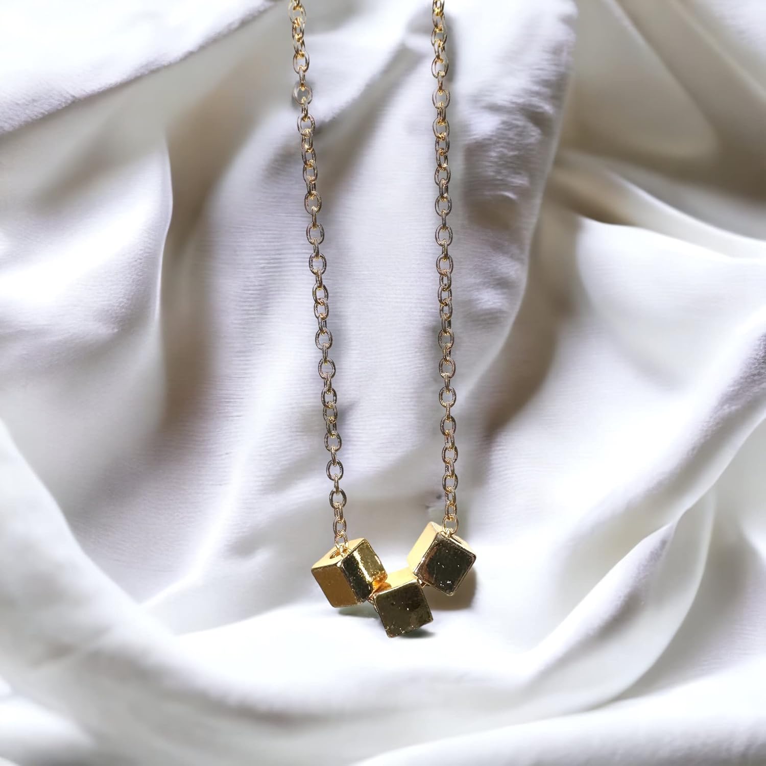 Dainty Stainless Steal 17″ necklace 3 tiny geometric cubes. Not fading hypoallergenic, comes in gold and silver. HANDMADE BALOOLA jewelry. Dainty