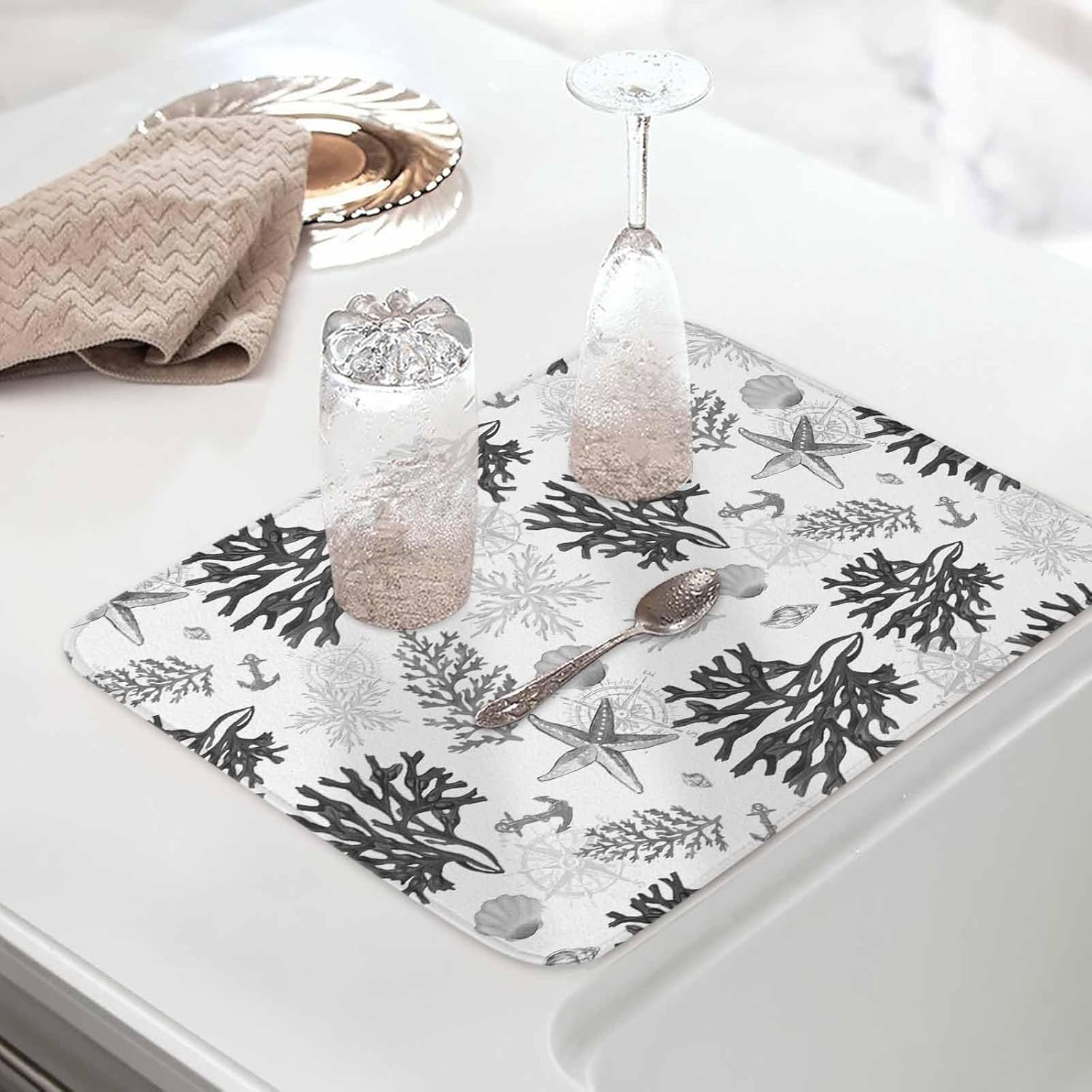 Tapete de secado de platos costero negro y gris para encimera de cocina, tapete de secado de platos de coral de playa, tapete de cocina de secado de