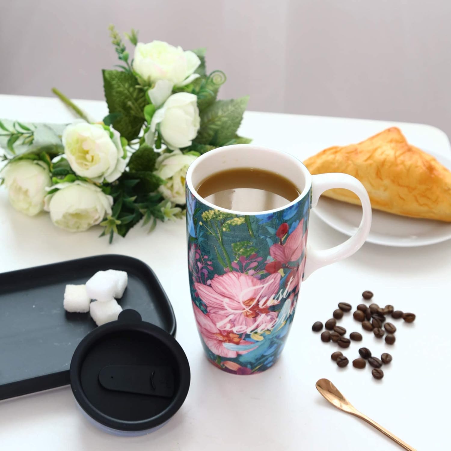 DUSVALLY Taza de cerámica grande taza de café alta tazas de viaje taza de té con leche de porcelana con tapa y caja de color 17oz, simplemente cree,