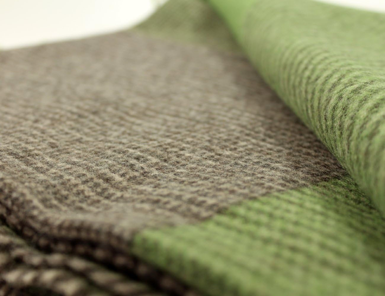 Biddy Murphy, Manta suave de 100% lana merino irlandesa, 75 x 58 pulgadas, importada de Irlanda, estilo celta tradicional, calidad de reliquia,
